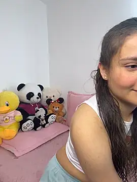 Snapshot of Emilyybennet_ chatting on 09/29/25, 08:57 Emilyybennet online show from 09/29/25, 08:57