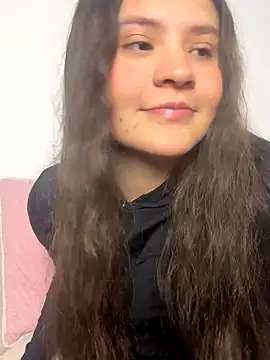 Snapshot of Emilyybennet_ chatting on 10/15/25, 12:33 Emilyybennet online show from 10/15/25, 12:33