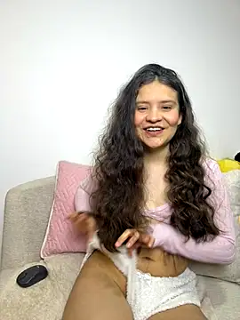 Snapshot of Emilyybennet_ chatting on 10/19/25, 12:11 Emilyybennet online show from 10/19/25, 12:11