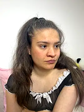 Snapshot of Emilyybennet_ chatting on 11/15/25, 12:30 Emilyybennet online show from 11/15/25, 12:30