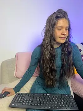 Snapshot of Emilyybennet_ chatting on 11/25/25, 09:31 Emilyybennet online show from 11/25/25, 09:31