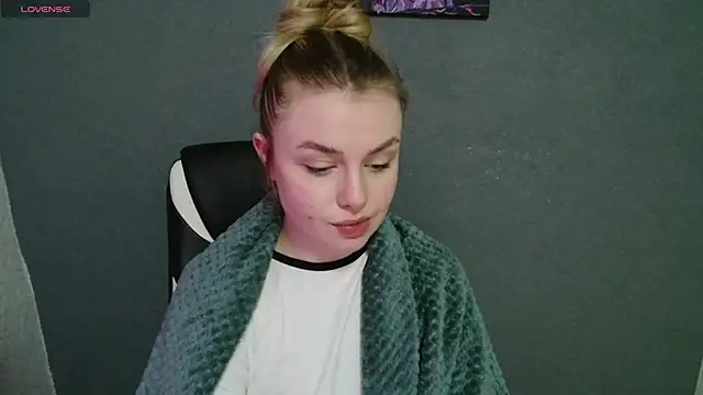 AngelicaHollywood online show from 11/04/25, 10:20