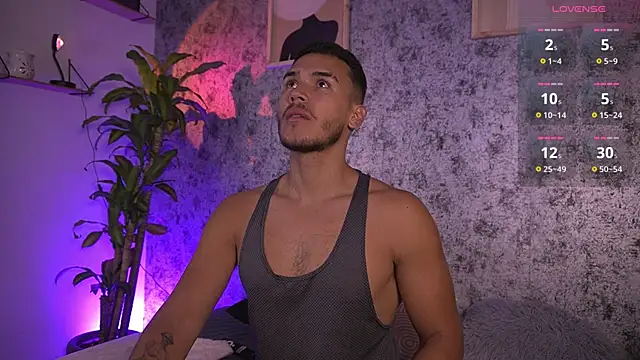 Snapshot of MarkSantozz chatting on 07/16/26, 07:31 MarkSantozz online show from 07/16/26, 07:31