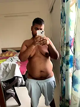 Snapshot of blrguychub chatting on 09/14/25, 05:06 blrguychub online show from 09/14/25, 05:06