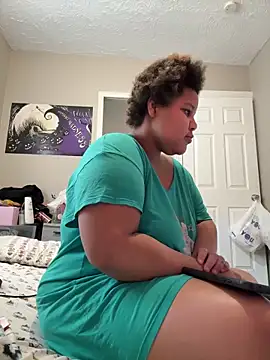 Snapshot of chocolate_bella chatting on 11/17/25, 05:08 chocolate bella online show from 11/17/25, 05:08