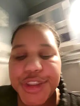 Snapshot of chocolate_bella chatting on 02/01/26, 02:21 chocolate bella online show from 02/01/26, 02:21