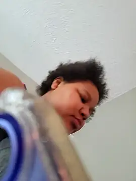 Snapshot of chocolate_bella chatting on 02/07/26, 05:05 chocolate bella online show from 02/07/26, 05:05