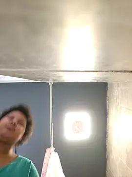 Snapshot of chocolate_bella chatting on 02/19/26, 03:30 chocolate bella online show from 02/19/26, 03:30