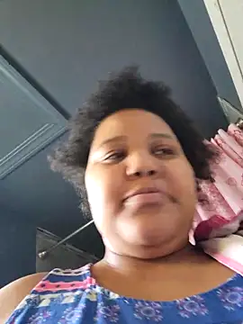 Snapshot of chocolate_bella chatting on 03/18/26, 03:59 chocolate bella online show from 03/18/26, 03:59