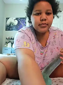 Snapshot of chocolate_bella chatting on 04/08/26, 03:12 chocolate bella online show from 04/08/26, 03:12