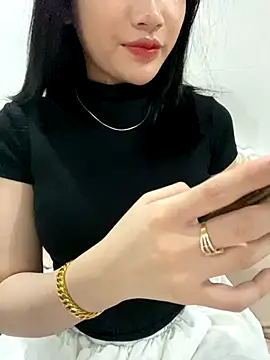 Snapshot of Beiiu_18 chatting on 10/01/25, 09:21 Beiiu 18 online show from 10/01/25, 09:21