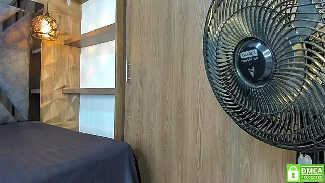 Snapshot of Ava_Bonny chatting on 09/21/25, 04:03 Ava Bonny online show from 09/21/25, 04:03