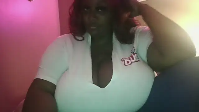 Cocomamii1 online show from 11/18/25, 02:39