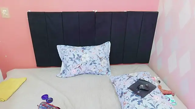 curvybrunnett online show from 04/09/26, 12:10