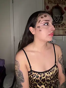 CharmingMaddie online show from 12/18/25, 05:13