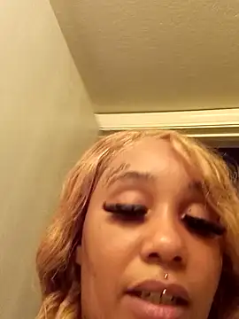 Snapshot of seductiveangeeel chatting on 10/02/25, 12:39 seductiveangeeel online show from 10/02/25, 12:39
