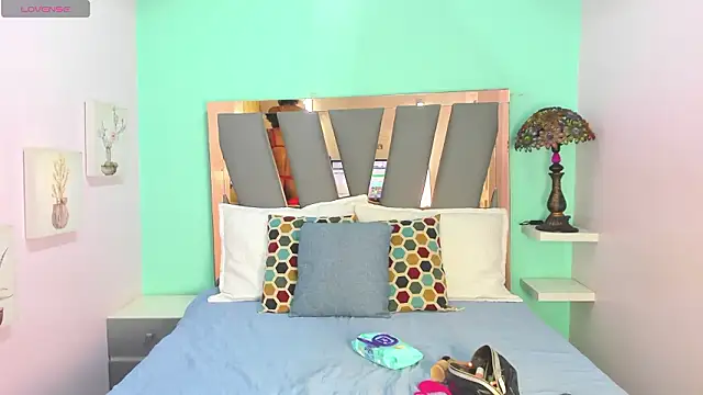 Violett Salvatore online show from 02/07/26, 09:29