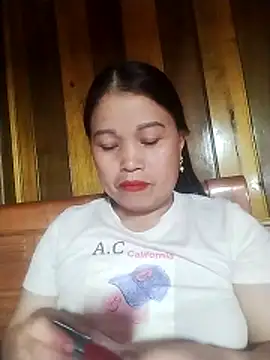 Snapshot of opna43 chatting on 03/31/26, 02:28 opna43 online show from 03/31/26, 02:28