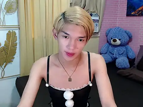 Snapshot of fuckerfriendsxx chatting on 05/07/26, 12:27 fuckerfriendsxx online show from 05/07/26, 12:27