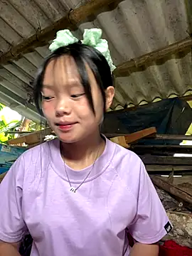 Snapshot of AdamLazis chatting on 10/21/25, 12:44 AdamLazis online show from 10/21/25, 12:44