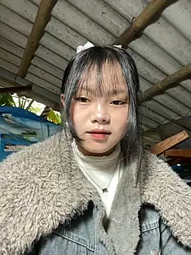 Snapshot of AdamLazis chatting on 03/04/26, 01:22 AdamLazis online show from 03/04/26, 01:22