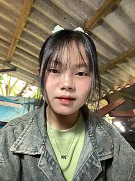 Snapshot of AdamLazis chatting on 03/19/26, 01:09 AdamLazis online show from 03/19/26, 01:09