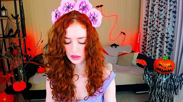 ChristinaConteeree online show from 10/27/25, 07:18