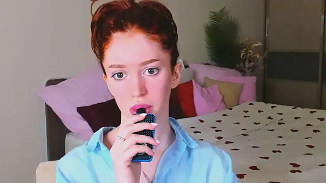 ChristinaConteeree online show from 05/04/26, 03:24