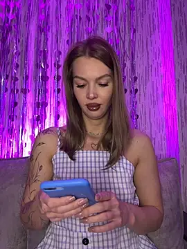 Snapshot of miss_veroNika chatting on 03/17/26, 03:33 miss veroNika online show from 03/17/26, 03:33