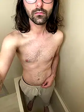 Snapshot of Frankieyyy1 chatting on 10/25/25, 08:03 Frankieyyy1 online show from 10/25/25, 08:03