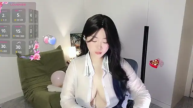 Emmaq996 online show from 09/10/25, 02:44