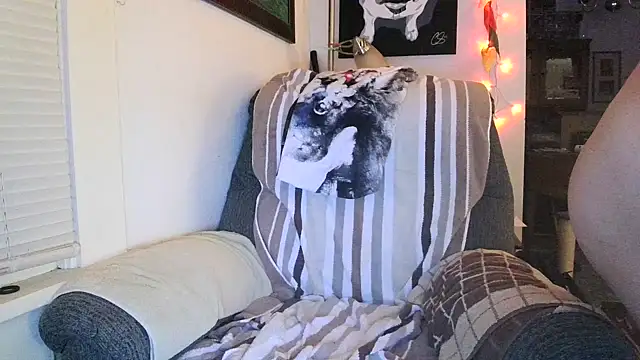 Snapshot of fobabett69 chatting on 01/17/25, 01:57 fobabett69 online show from 01/17/25, 01:57