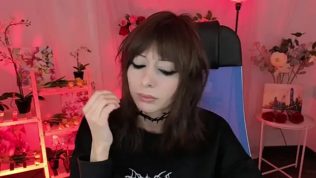 Snapshot of CrystallBloom chatting on 01/14/26, 07:30 CrystallBloom online show from 01/14/26, 07:30