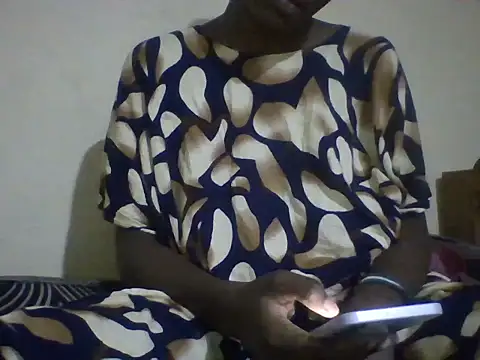 Snapshot of sexyonettt chatting on 09/12/25, 04:01 sexyonettt online show from 09/12/25, 04:01