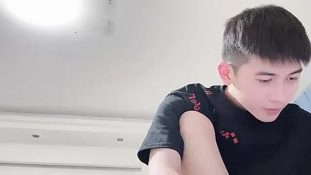Snapshot of xiaojie2563 chatting on 08/07/26, 11:01 xiaojie2563 online show from 08/07/26, 11:01