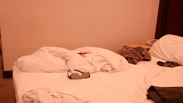 bigbb101011 online show from 09/28/25, 01:49