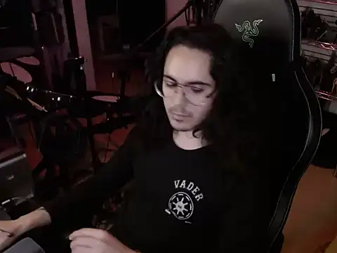 Snapshot of dorrey21 chatting on 11/07/25, 03:17 dorrey21 online show from 11/07/25, 03:17