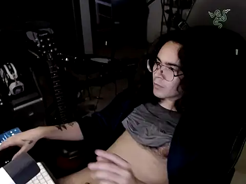 Snapshot of dorrey21 chatting on 11/08/25, 04:07 dorrey21 online show from 11/08/25, 04:07