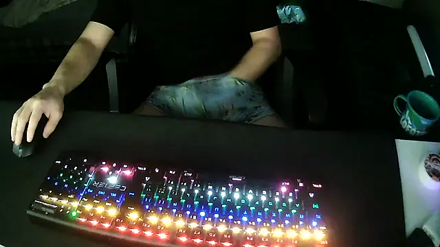 Snapshot of solooboy18 chatting on 09/21/25, 04:41 solooboy18 online show from 09/21/25, 04:41