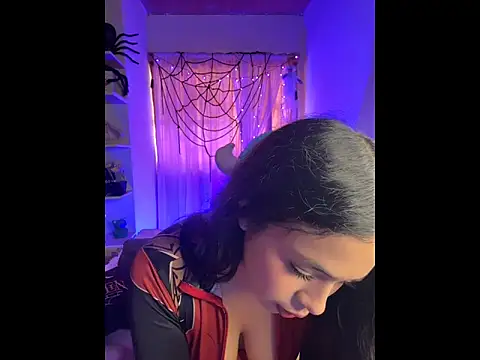 Snapshot of emma_fiore4_ chatting on 10/07/25, 04:04 emma fiore4  online show from 10/07/25, 04:04