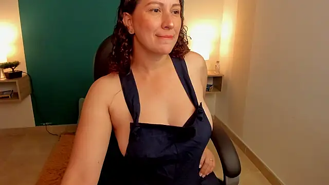 Snapshot of Mely_Ellis chatting on 09/26/25, 05:50 Mely Ellis online show from 09/26/25, 05:50