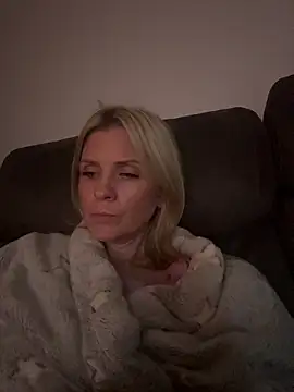 Snapshot of Lexi-Lux-X chatting on 11/03/25, 03:52 Lexi-Lux-X online show from 11/03/25, 03:52