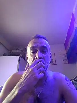 GabyCollado5 online show from 10/31/25, 11:22