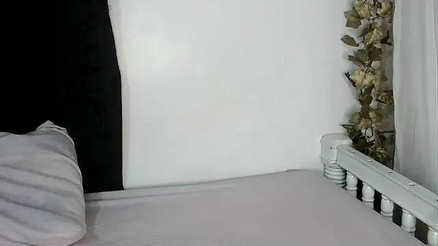 angelainparis28 online show from 09/20/25, 06:36