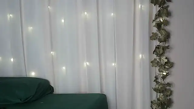 angelainparis28 online show from 10/02/25, 05:36