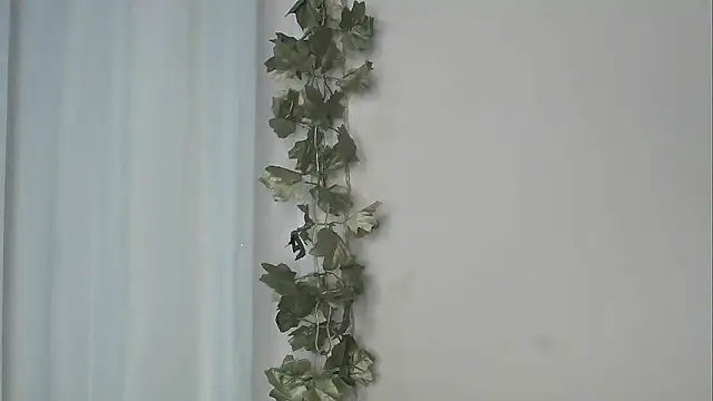 angelainparis28 online show from 11/12/25, 07:13