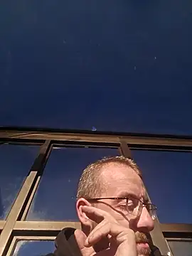 Snapshot of MEAT4urGRILL chatting on 10/21/25, 01:56 MEAT4urGRILL online show from 10/21/25, 01:56