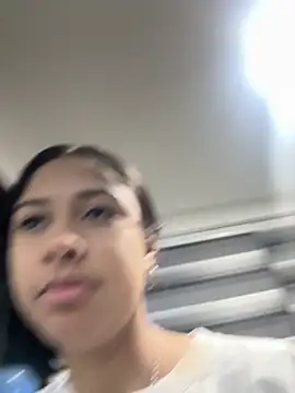 lynn9000 online show from 11/18/25, 05:34