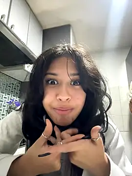 lynn9000 online show from 11/21/25, 07:07