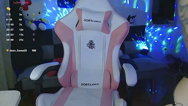 Snapshot of Hachiko_Love chatting on 04/25/26, 01:52 Hachiko Love online show from 04/25/26, 01:52